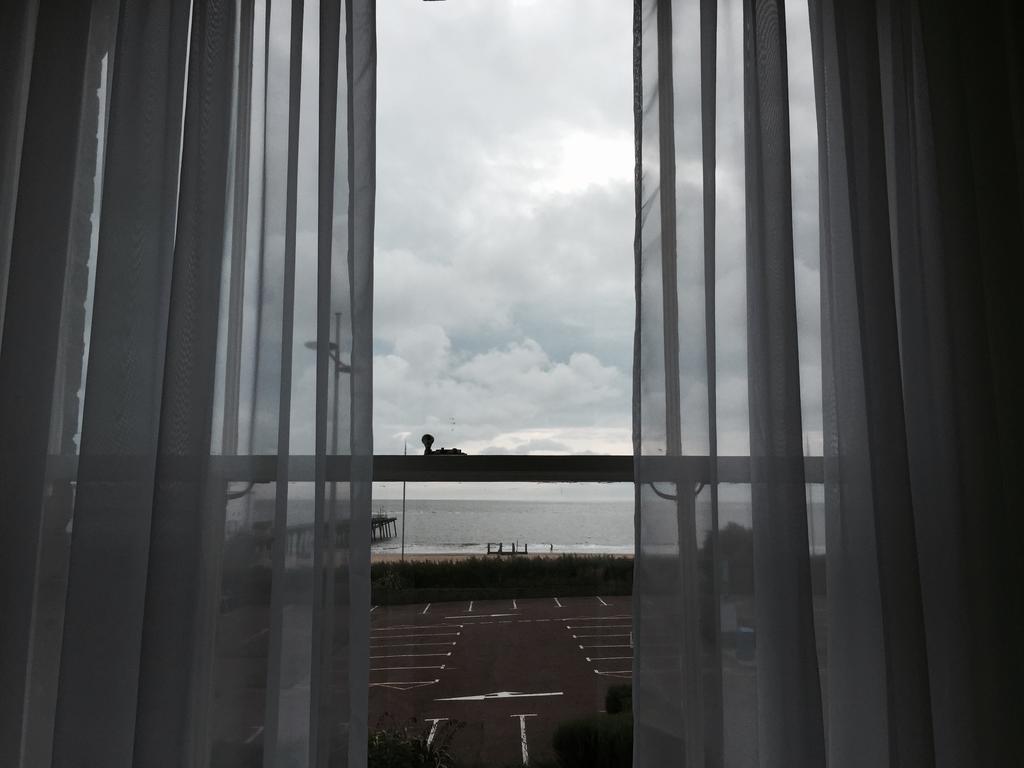 The Clyffe Hotel Lowestoft Rum bild